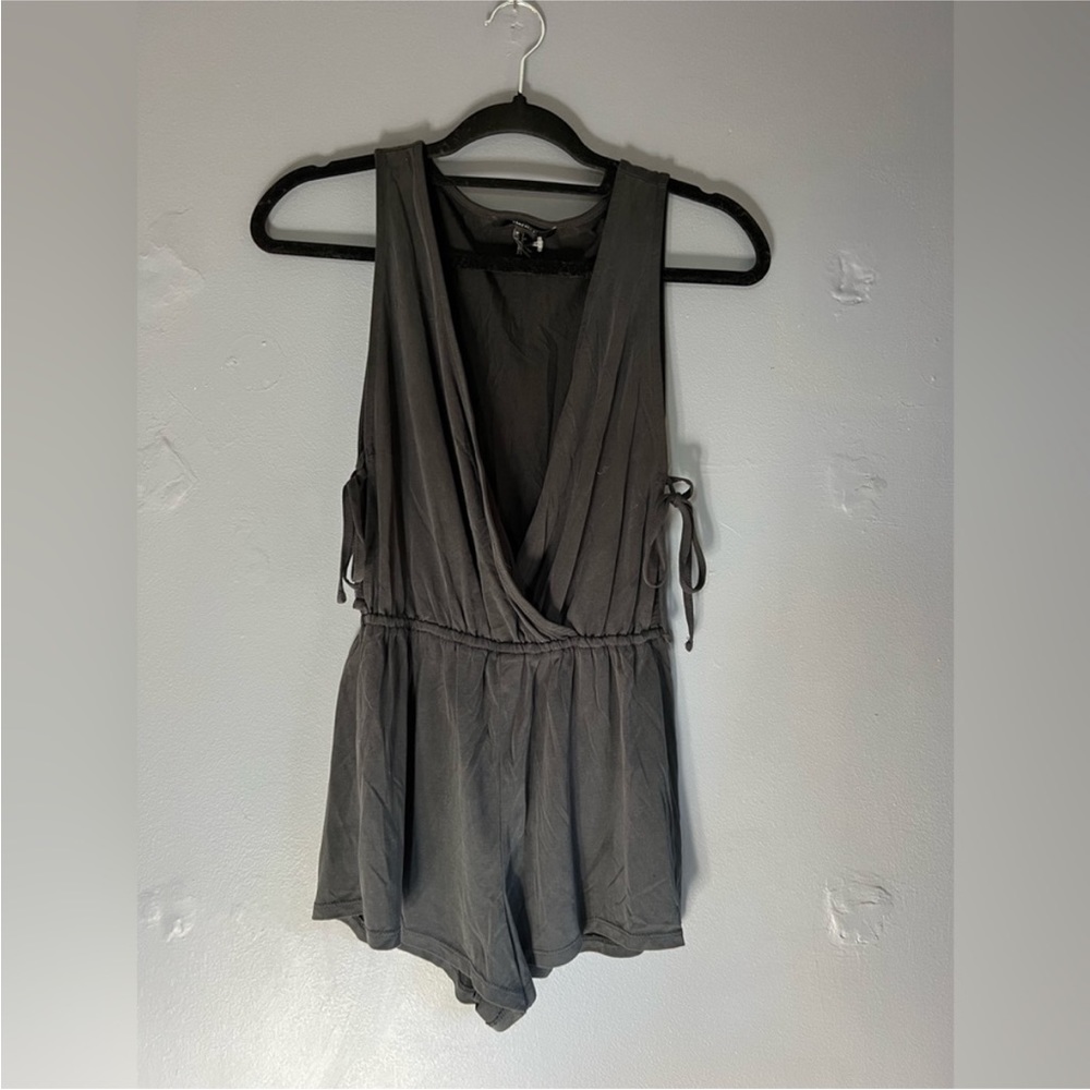 Forever 21 Women’s Black Romper M